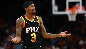 剩余2年1.1亿！队记：太阳队正讨论买断比尔的可能性