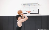 开云体育官网-休赛期训练！杨瀚森社媒晒训练照：练练练🏋🏻
