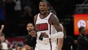 开云体育中国-杰伦-格林生涯第49场比赛30+ 追平姚明 并列火箭队史第8位