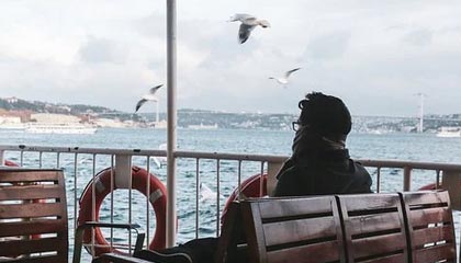 开云体育中国-邓弗里斯手球送点,凯南-戴维斯点射攻破索默十指关